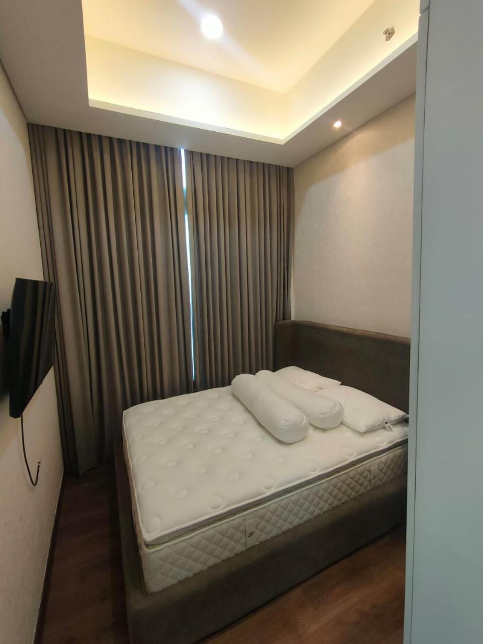 Super Penthouse Stmoritz Apartment, Lippomall Puri Indah Jakarta Exterior photo